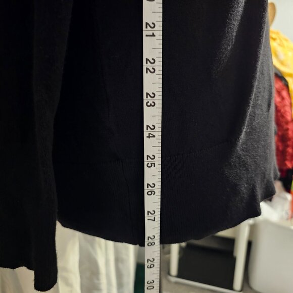 #186 Lane Byant size 18/20 Black button front sweater/cardigan - Picture 2 of 6